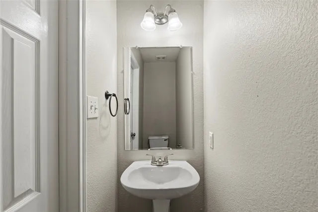 $2,200 | 7606 Hillsdale Park Court, Cypress, TX 77433