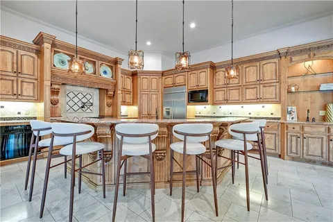 $2,850,000 | 16811 Grace Drive, Loch Lloyd, MO 64012