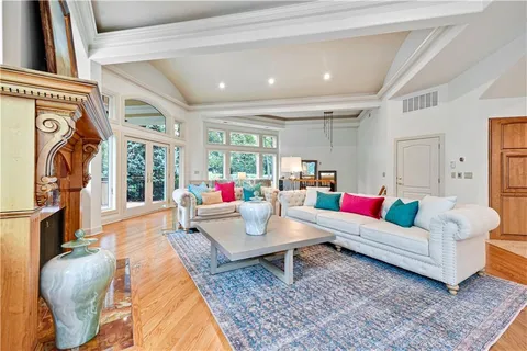 $2,850,000 | 16811 Grace Drive, Loch Lloyd, MO 64012