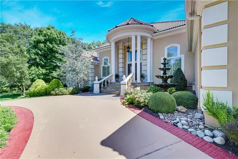 $2,850,000 | 16811 Grace Drive, Loch Lloyd, MO 64012