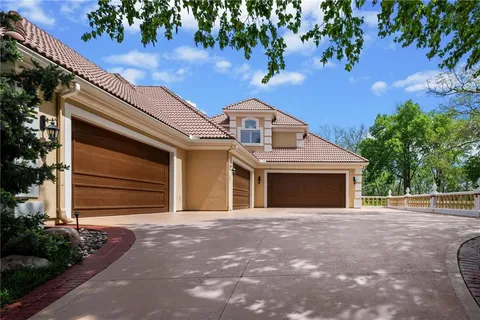 $2,850,000 | 16811 Grace Drive, Loch Lloyd, MO 64012