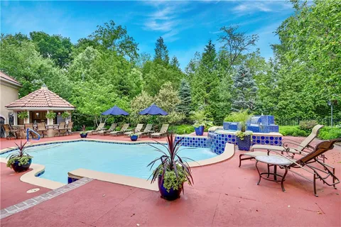 $2,850,000 | 16811 Grace Drive, Loch Lloyd, MO 64012
