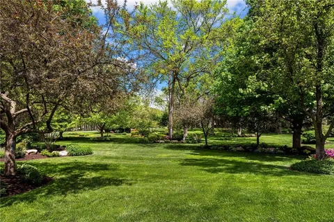 $2,850,000 | 16811 Grace Drive, Loch Lloyd, MO 64012