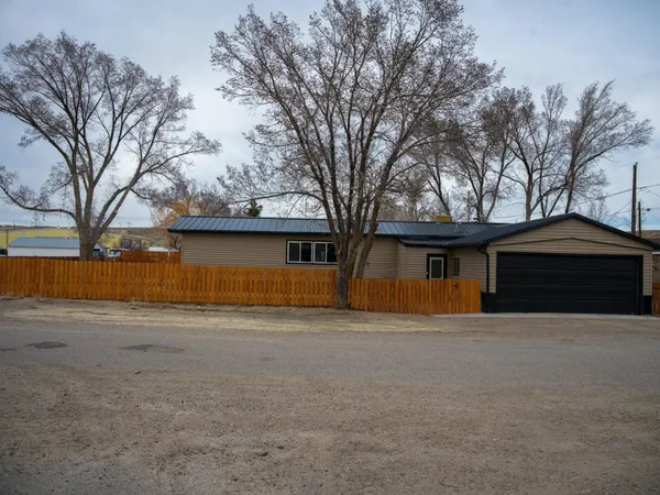 $219,000 | 585 Highland Avenue, Green River, WY 82935