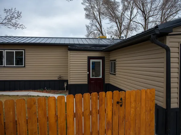 $209,000 | 585 Highland Avenue, Green River, WY 82935