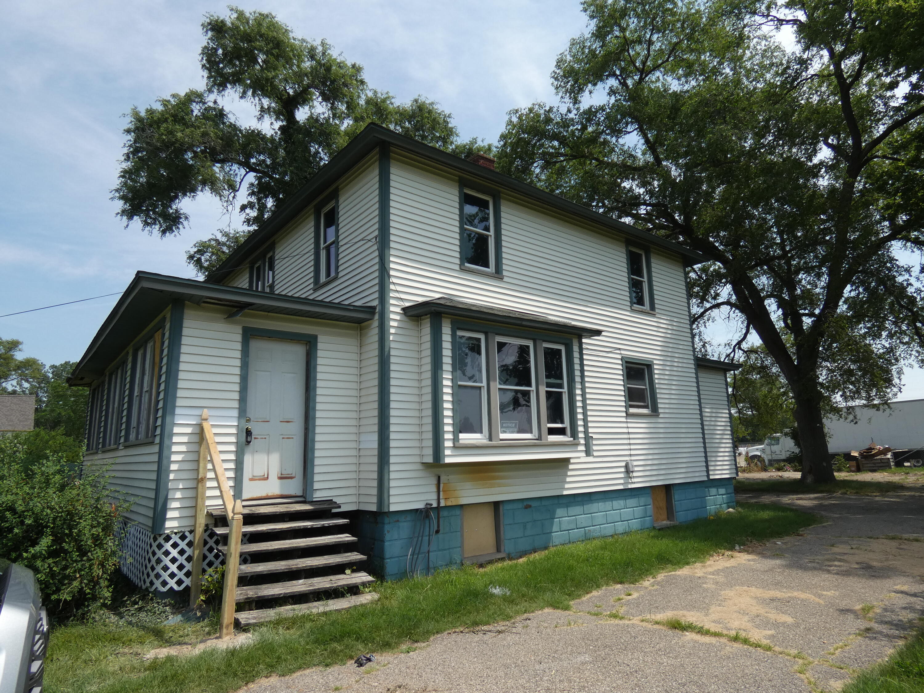 2529 Somerlayton Road Benton Harbor, MI 49022 - Photo 2 of 21 P1060967
