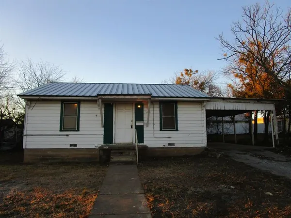 $59,000 | 404 East 4th Street, Brady, TX 76825