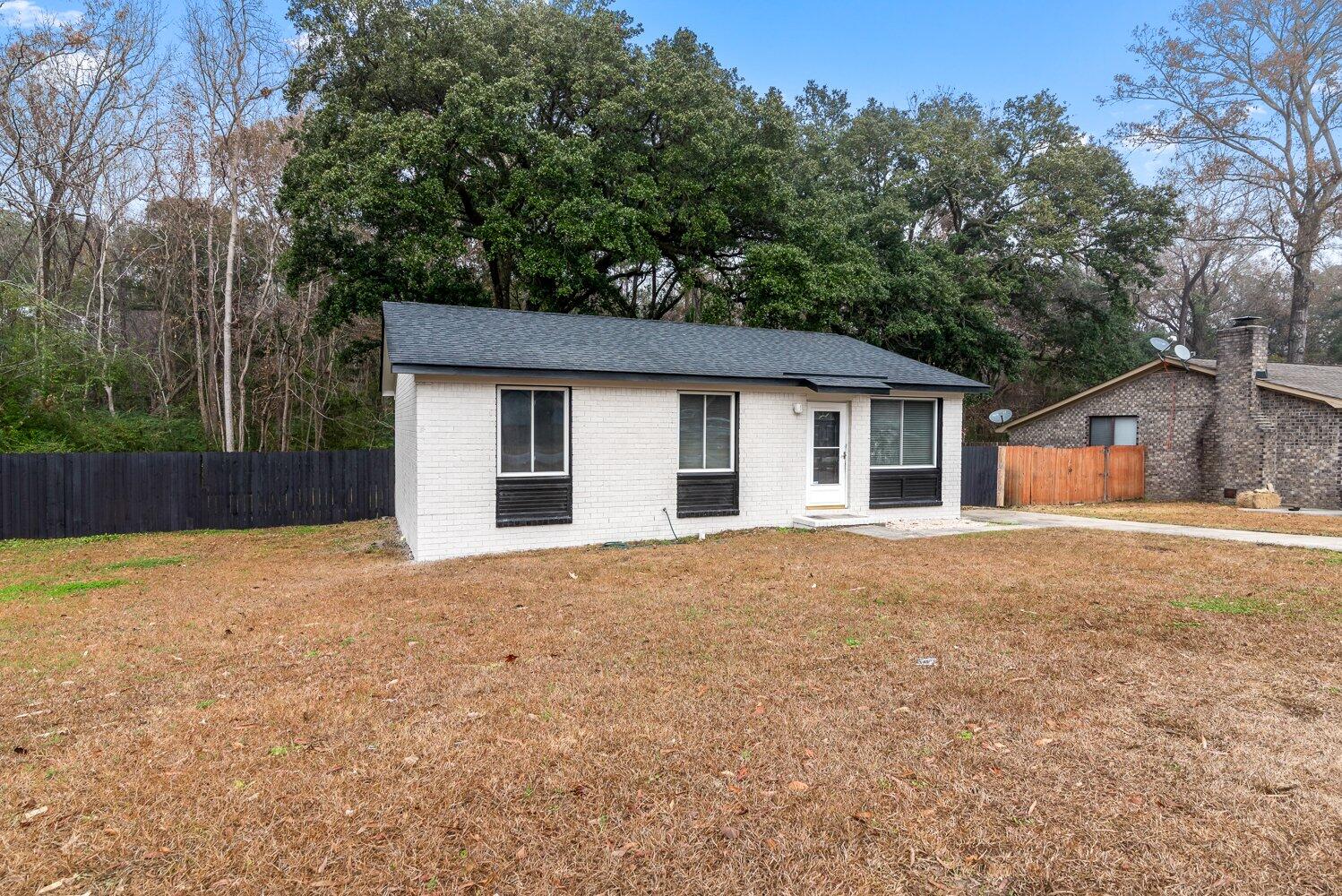 61 Oak Grove Road Goose Creek, SC 29445 - Photo 3 of 16 61 Oak Grove-20