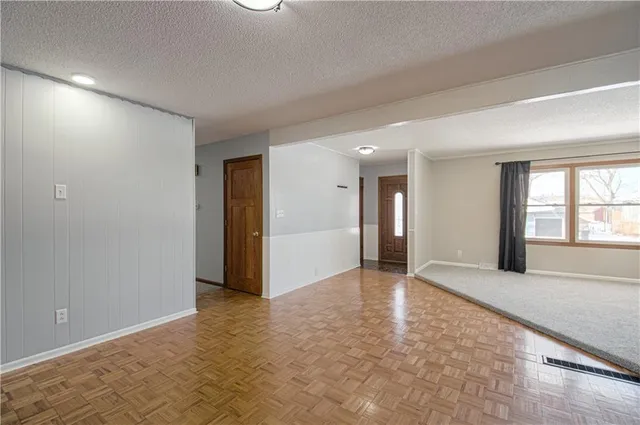 $310,000 | 3925 South Bedford Avenue, Independence, MO 64055