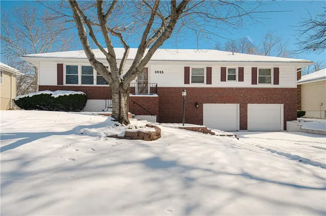 $310,000 | 3925 South Bedford Avenue, Independence, MO 64055