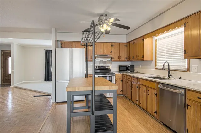 $310,000 | 3925 South Bedford Avenue, Independence, MO 64055