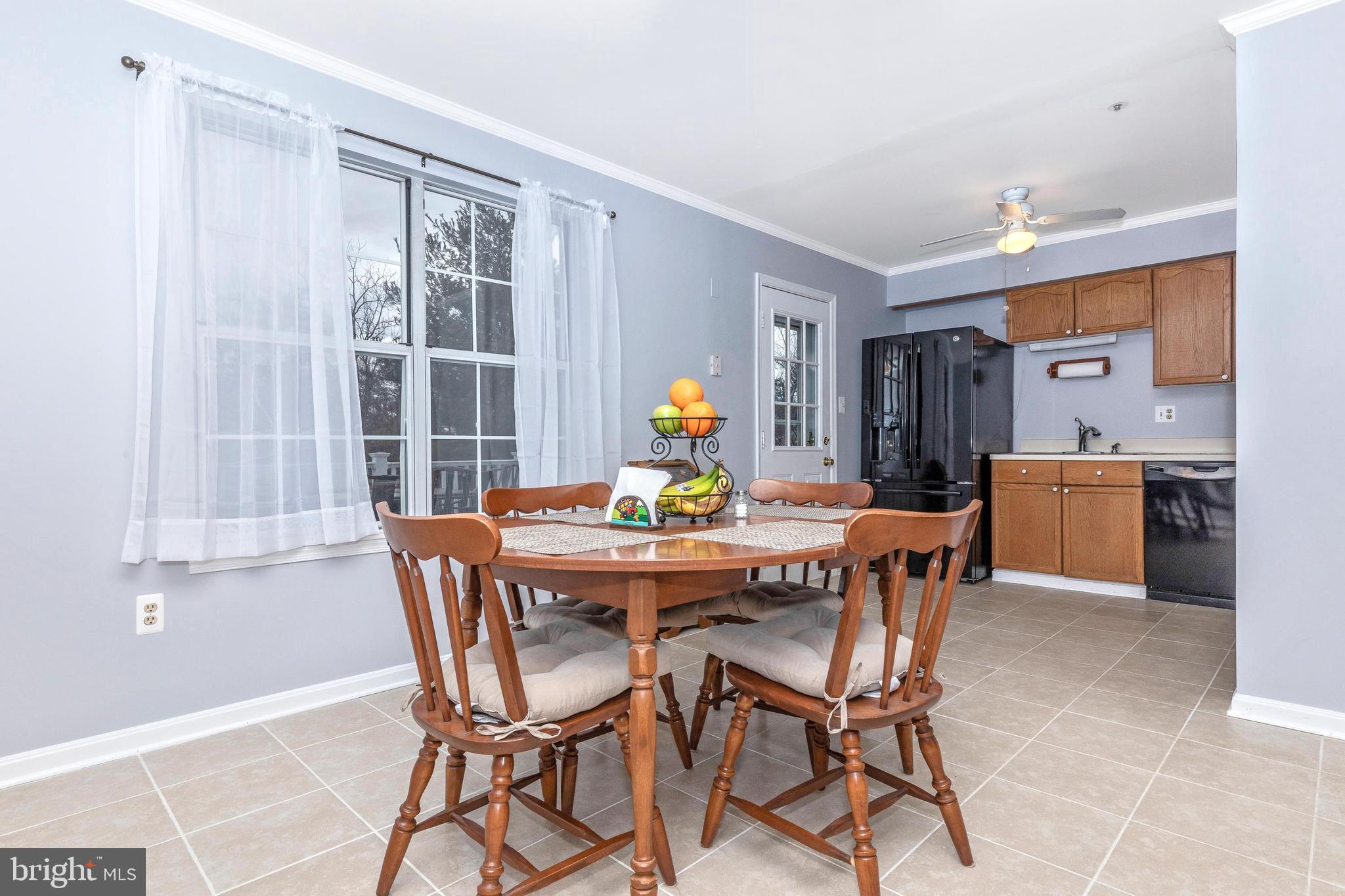 25752 Woodfield Road Damascus, MD 20872 - Photo 14 of 43 Dining room