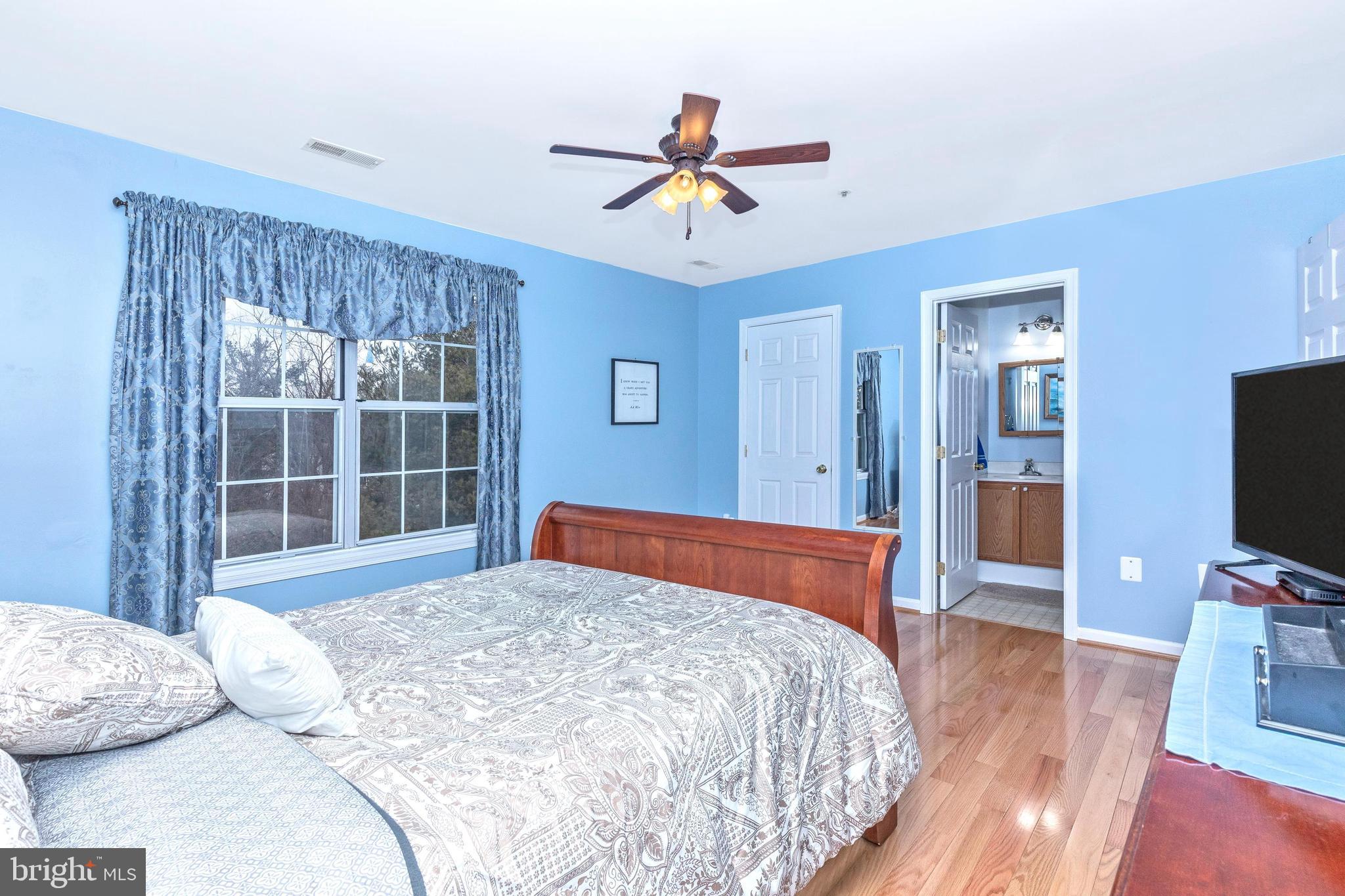 25752 Woodfield Road Damascus, MD 20872 - Photo 20 of 43 master bedroom