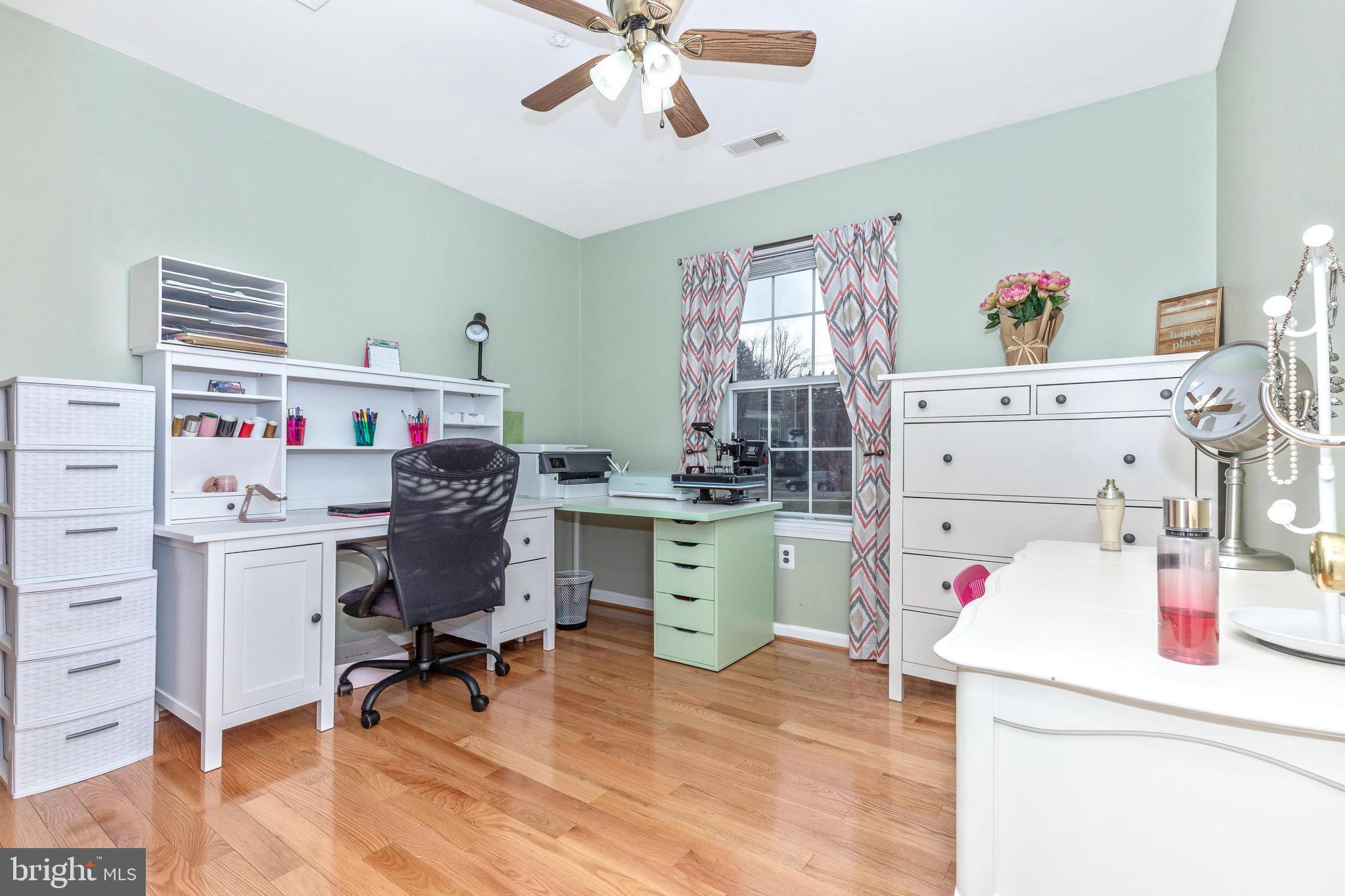 25752 Woodfield Road Damascus, MD 20872 - Photo 23 of 43 Large 3rd Bedroom used as craft room