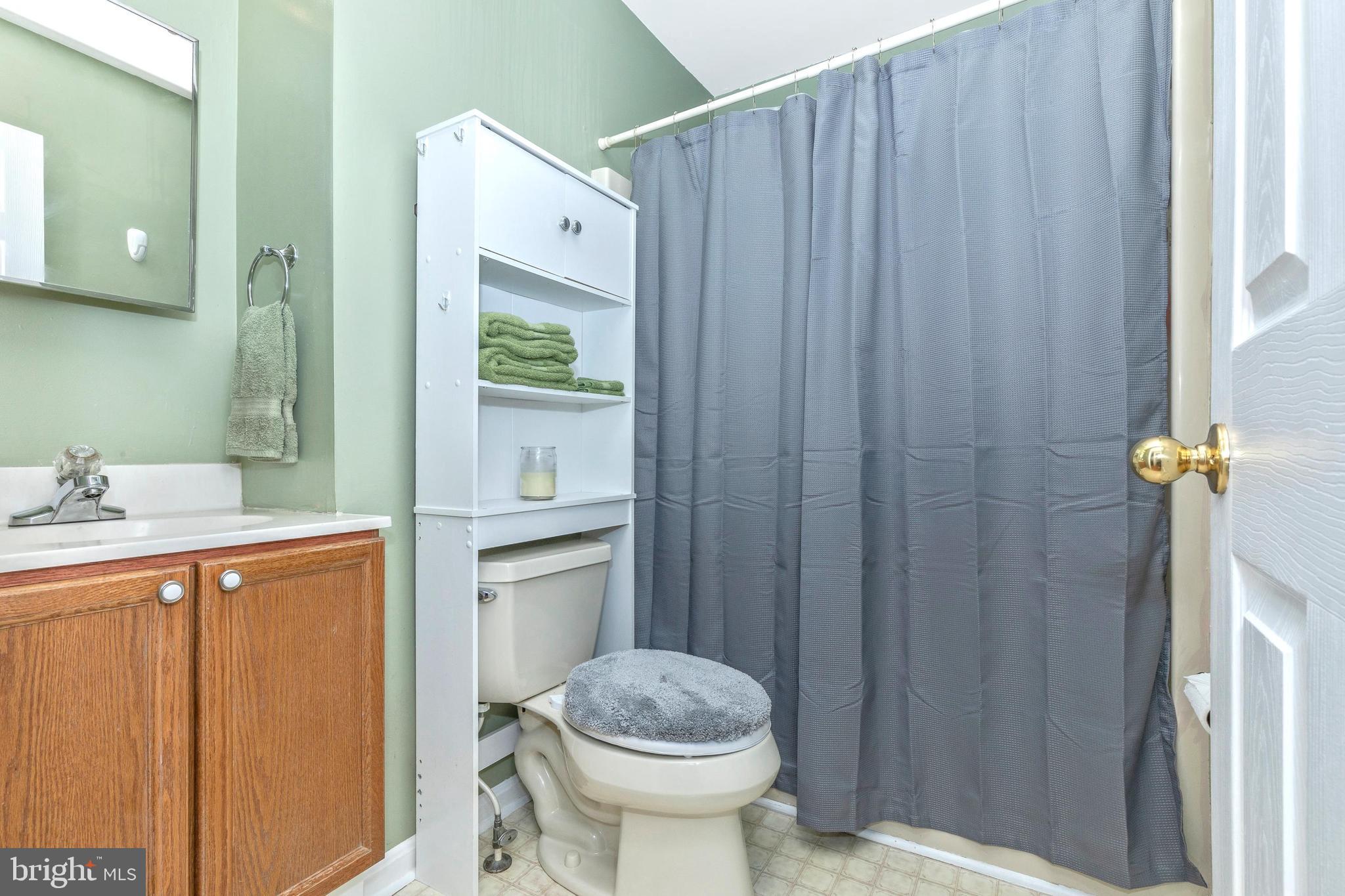 25752 Woodfield Road Damascus, MD 20872 - Photo 24 of 43 hall bath