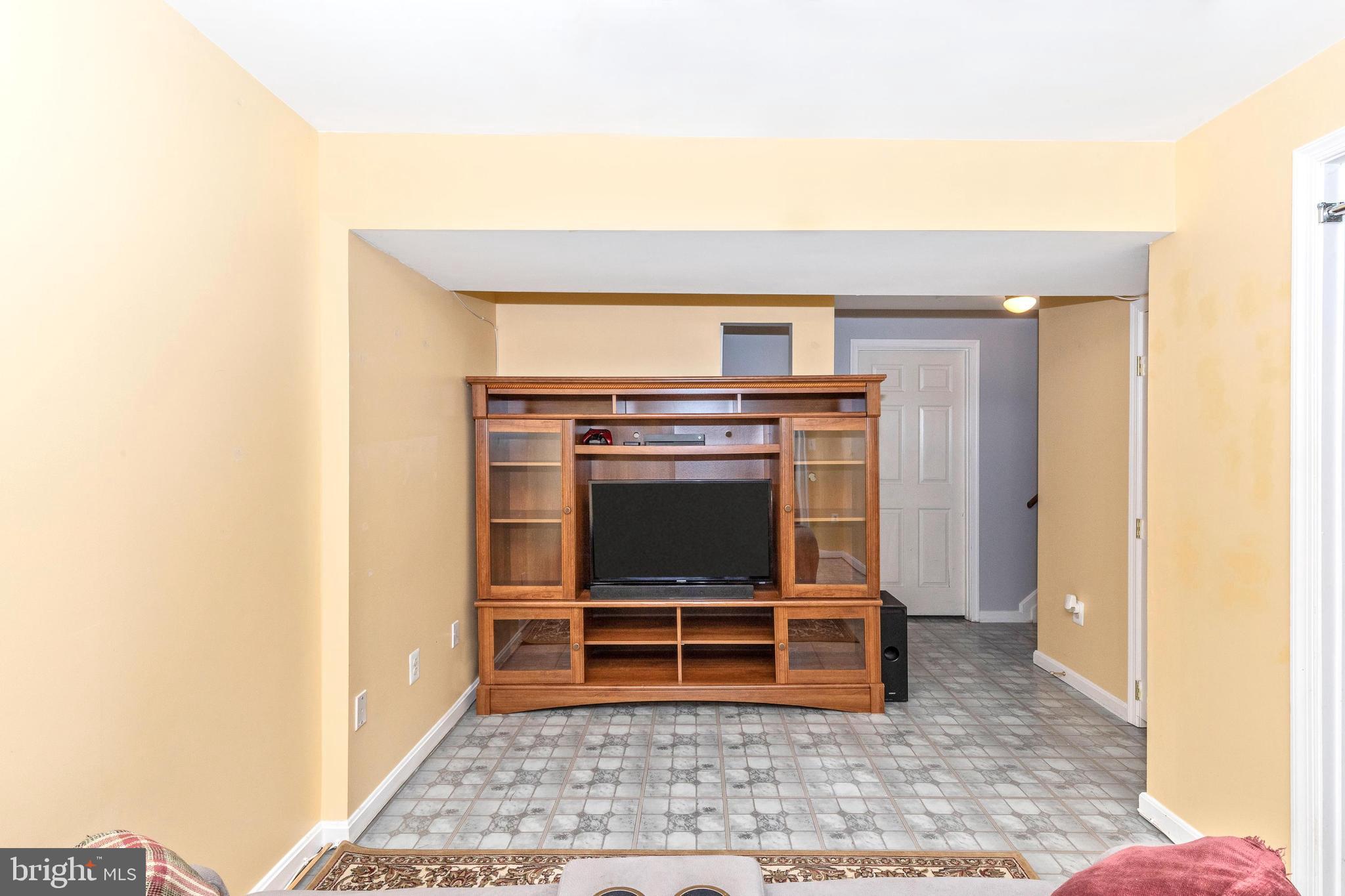 25752 Woodfield Road Damascus, MD 20872 - Photo 26 of 43 lower level