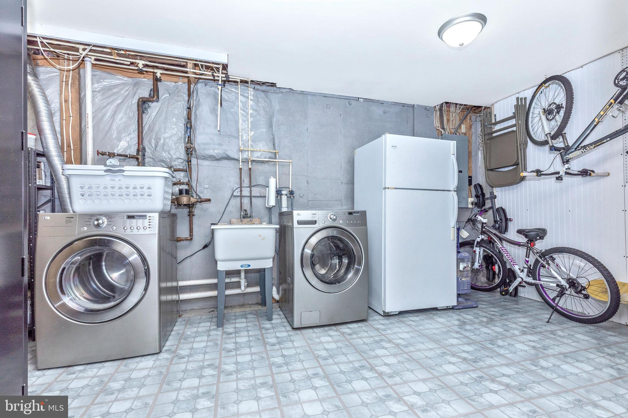 25752 Woodfield Road Damascus, MD 20872 - Photo 32 of 43 Laundry room