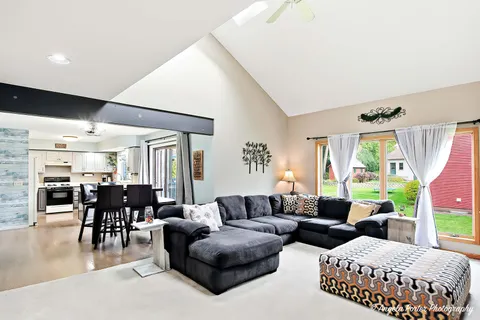 $399,900 | 973 Duvall Drive, Woodstock, IL 60098