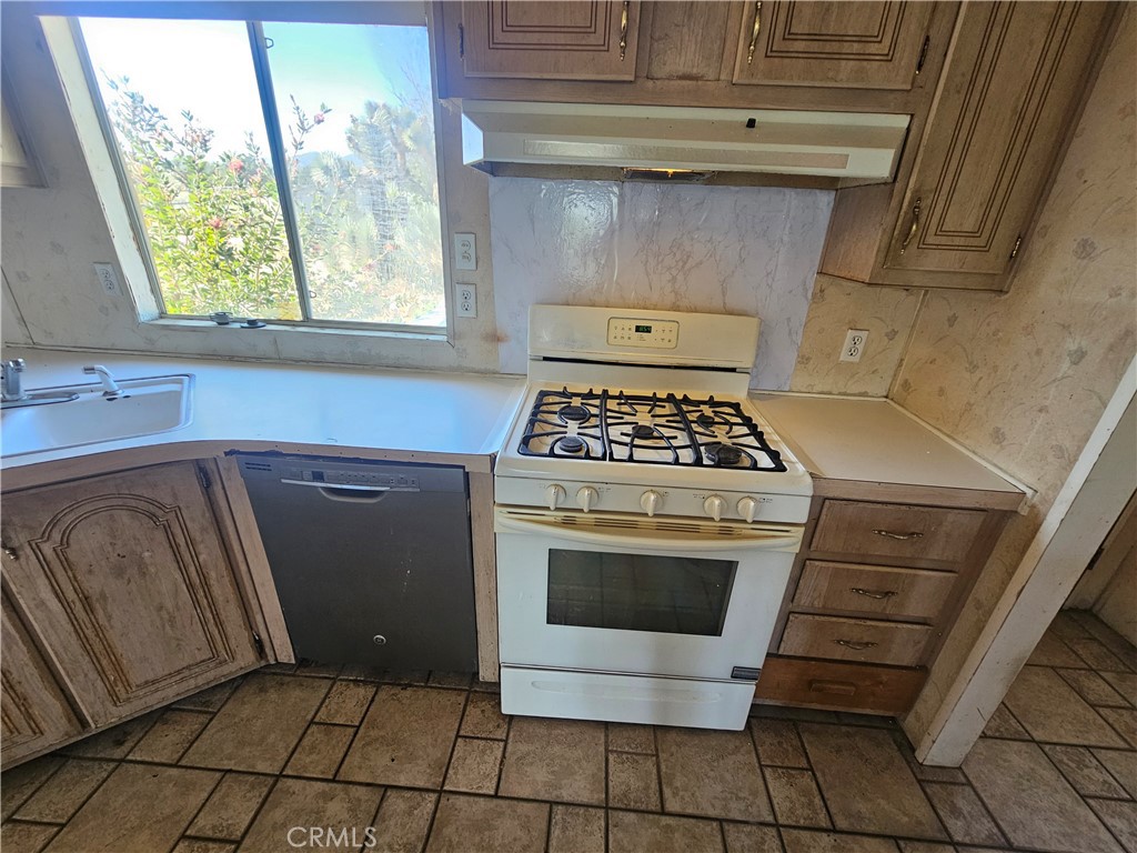 278 Yucca Road Pinon Hills, CA 92372 - Photo 17 of 29