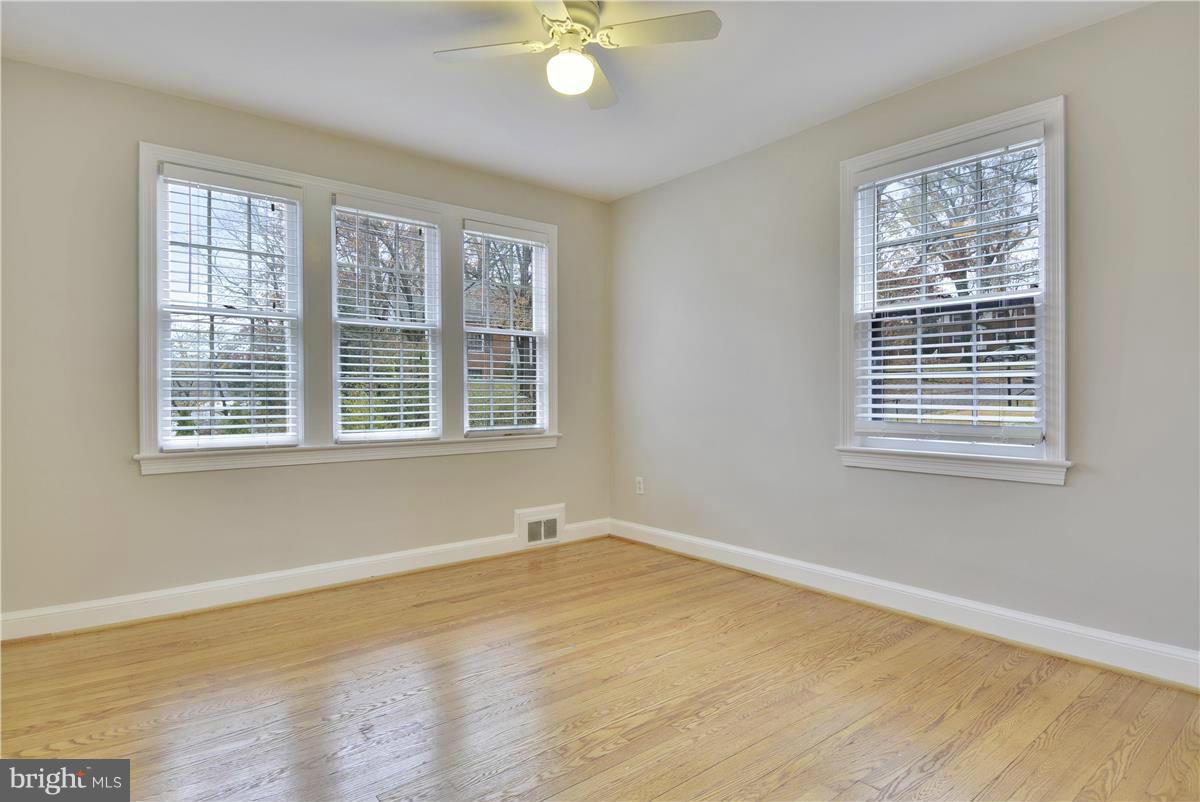 306 Wayne Place Silver Spring, MD 20910 - Photo 17 of 27 Bedroom