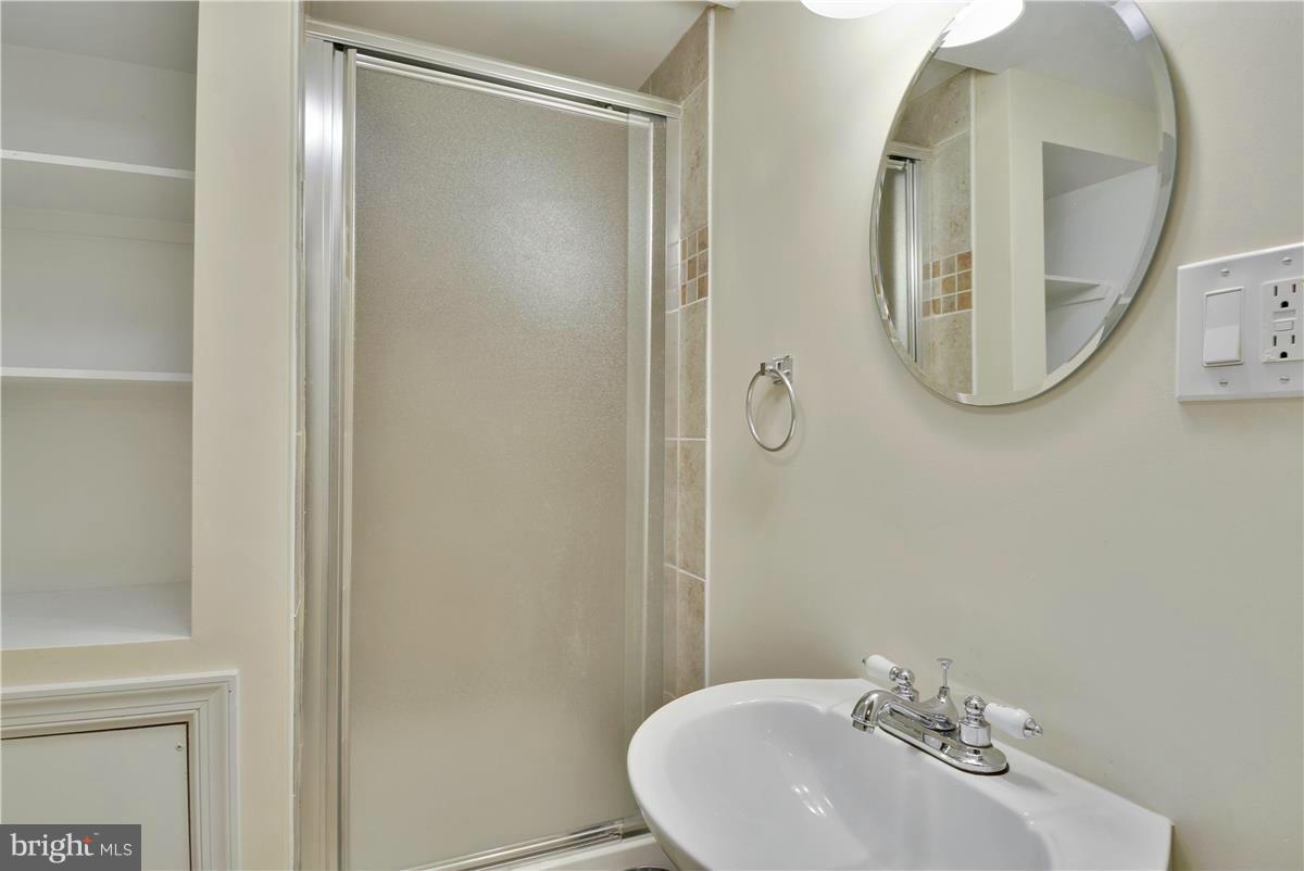 306 Wayne Place Silver Spring, MD 20910 - Photo 25 of 27 Bath