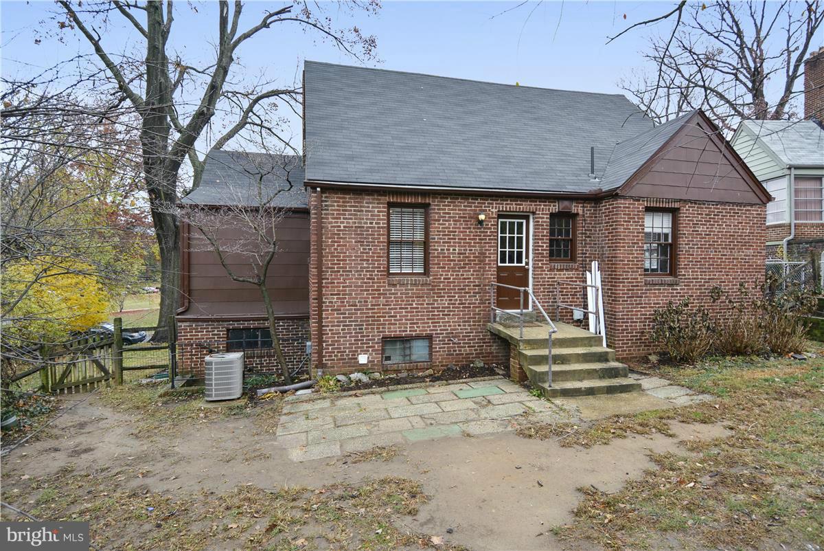 306 Wayne Place Silver Spring, MD 20910 - Photo 27 of 27 Exterior (Rear)