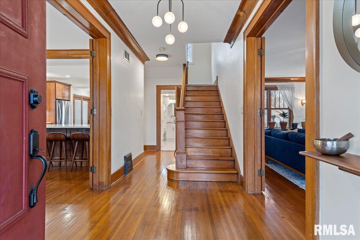 817 South Park Avenue Springfield, IL 62704 - Photo 4 of 51