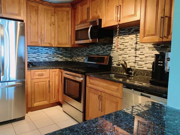 $2,200 | 111 West Maple Street, Unit 2511, Chicago, IL 60610