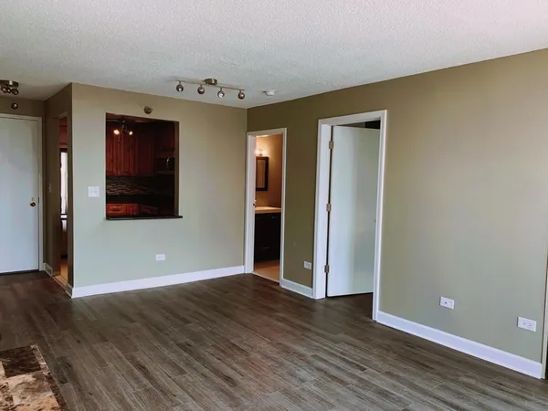 $2,200 | 111 West Maple Street, Unit 2511, Chicago, IL 60610