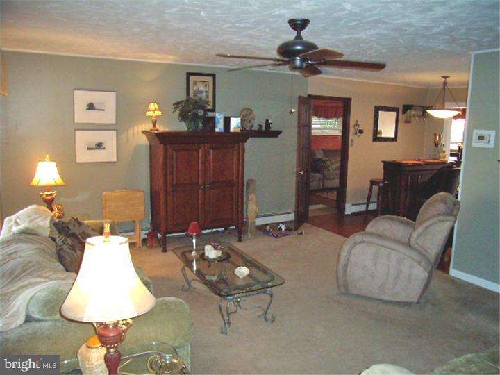 21 Candle Road Levittown, PA 19057 - Photo 3 of 9 Living Room
