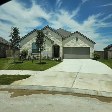 $2,300 | 8322 Opal Pond Drive, Angleton, TX 77515