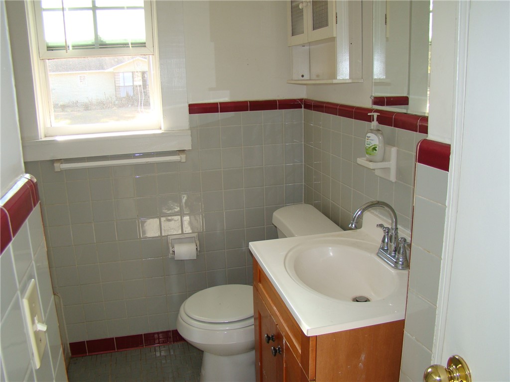 105 Eagles Nest Place Brunswick, GA 31525 - Photo 11 of 18 main Bathroom