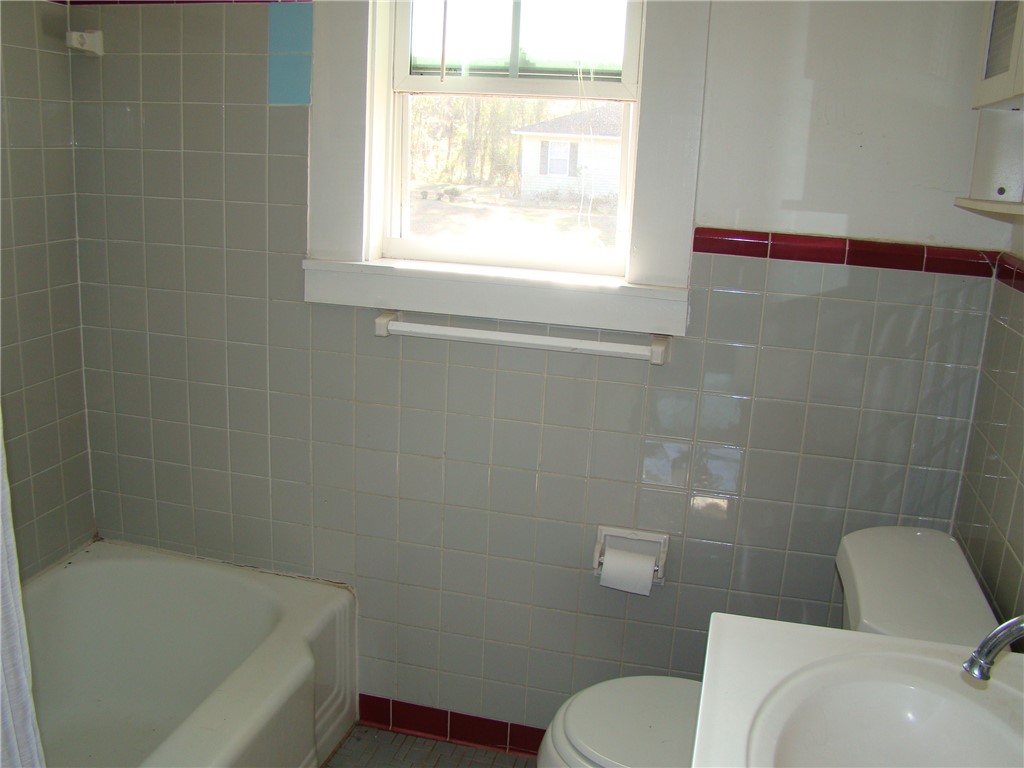 105 Eagles Nest Place Brunswick, GA 31525 - Photo 12 of 18 Main Bathroom