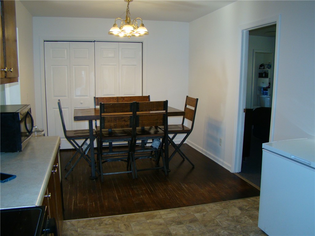 105 Eagles Nest Place Brunswick, GA 31525 - Photo 8 of 18 Dining Area