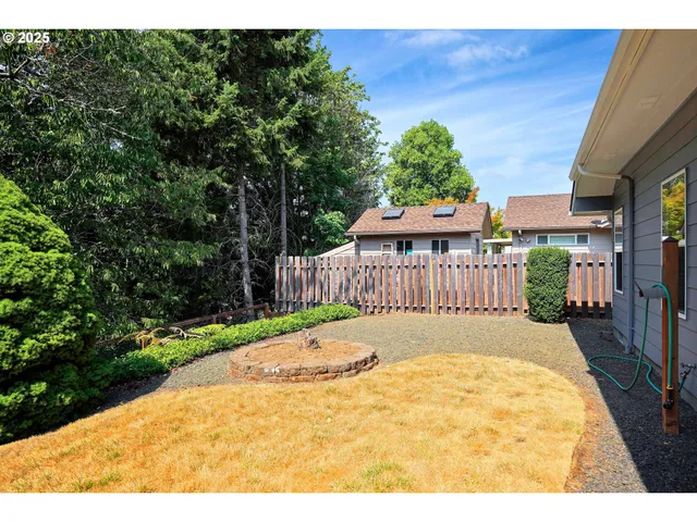 a picture of a wall with a white wall and a picture