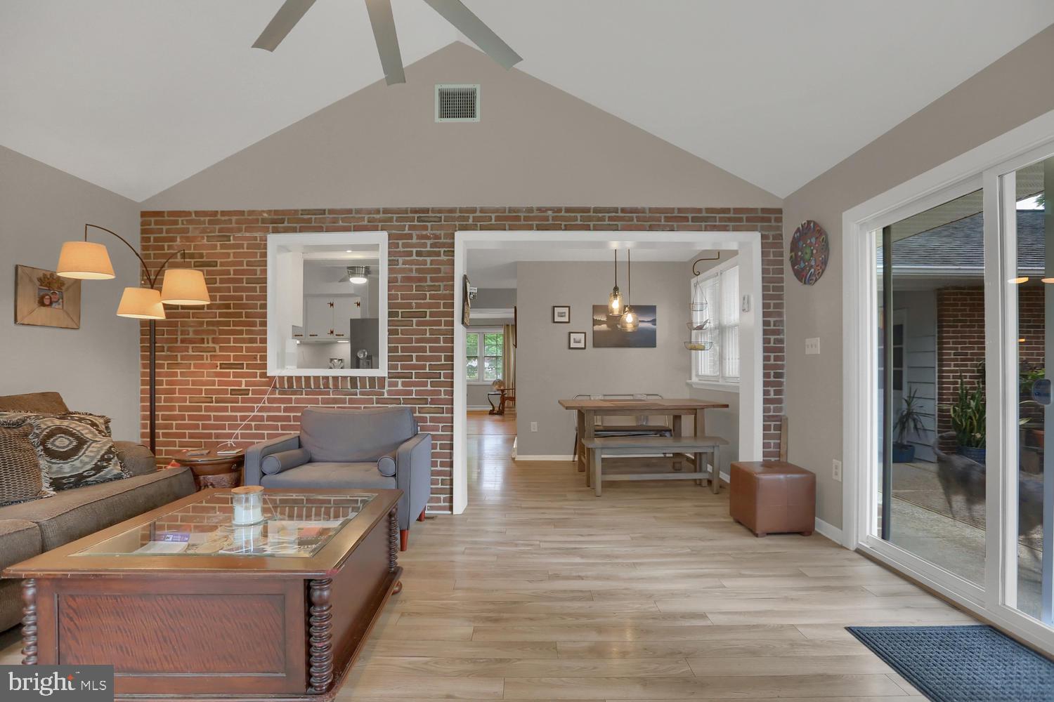 1612 Mitchell Road Harrisburg, PA 17110 - Photo 5 of 44 Gallery Image 5