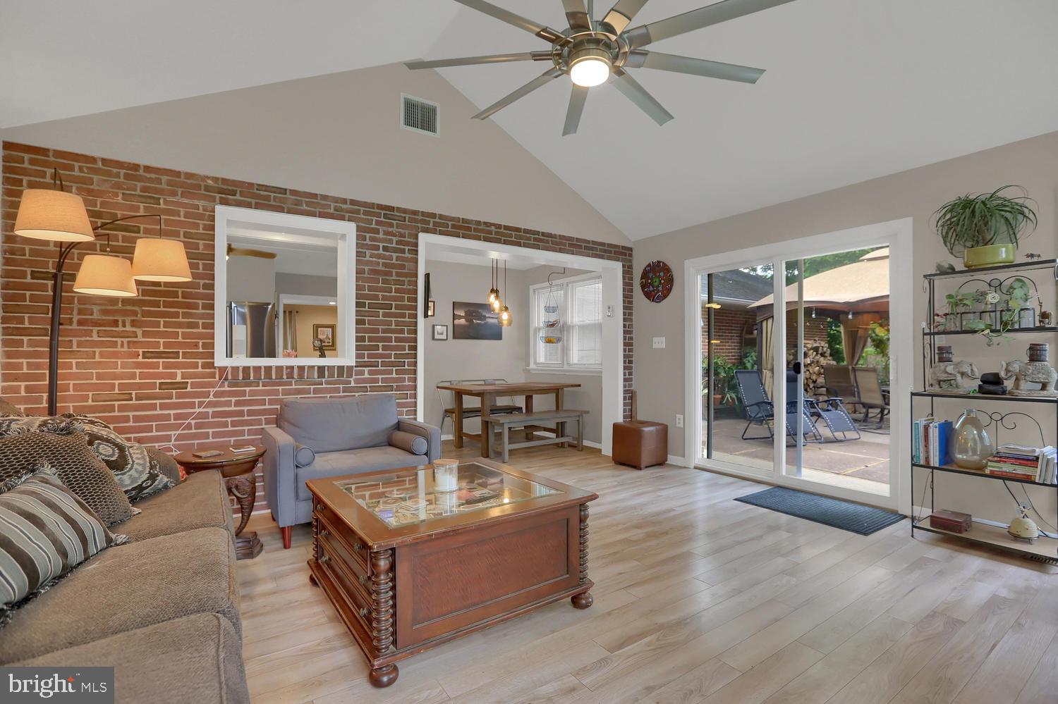 1612 Mitchell Road Harrisburg, PA 17110 - Photo 6 of 44 Gallery Image 6