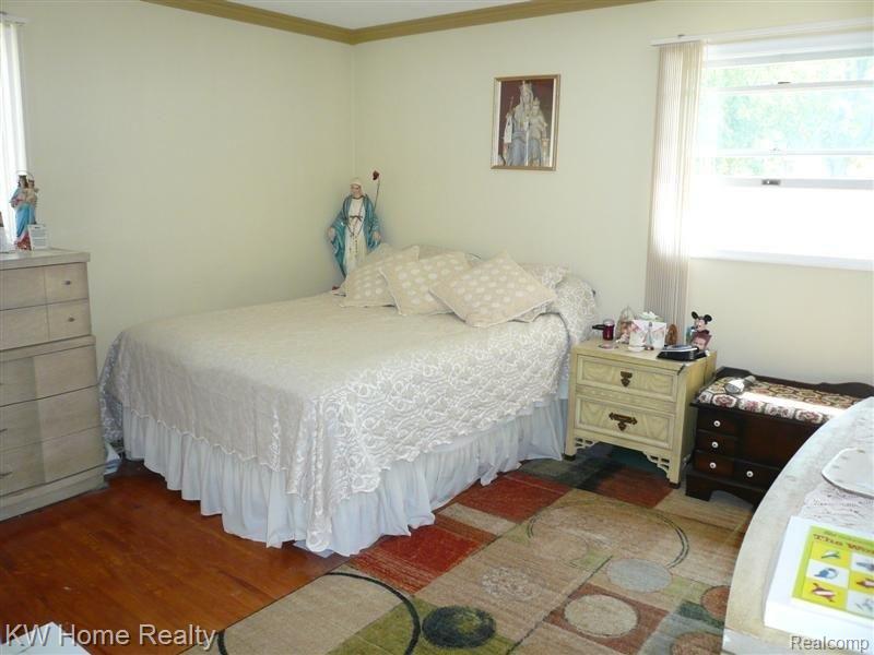 32072 Red Clover Road Farmington, MI 48334 - Photo 7 of 12 Bedroom