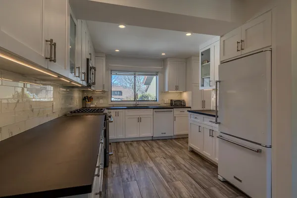 $625,000 | 94 Murray Hill Woods Road, Unit 64, Manchester, VT 05255