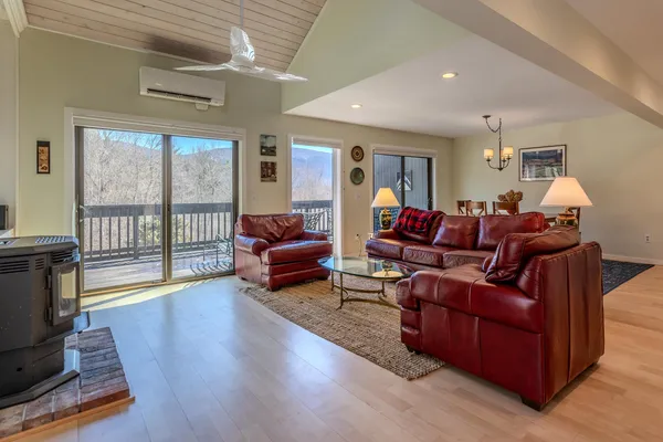 $625,000 | 94 Murray Hill Woods Road, Unit 64, Manchester, VT 05255