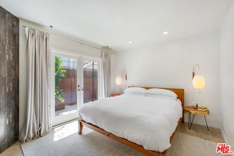 $1,295,000 | 11838 Kiowa Avenue, Unit 101, Los Angeles, CA 90049