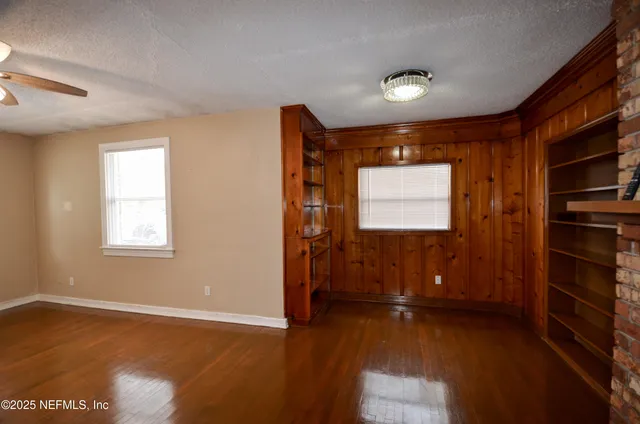 $1,700 | 2705 Southside Boulevard, Jacksonville, FL 32216