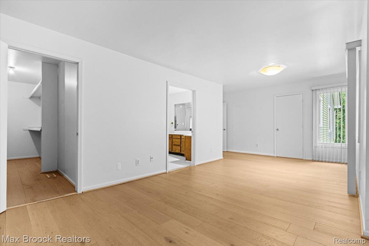 1830 Lone Pine Road Bloomfield Hills, MI 48302 - Photo 35 of 70 Open to WIC and primary bath