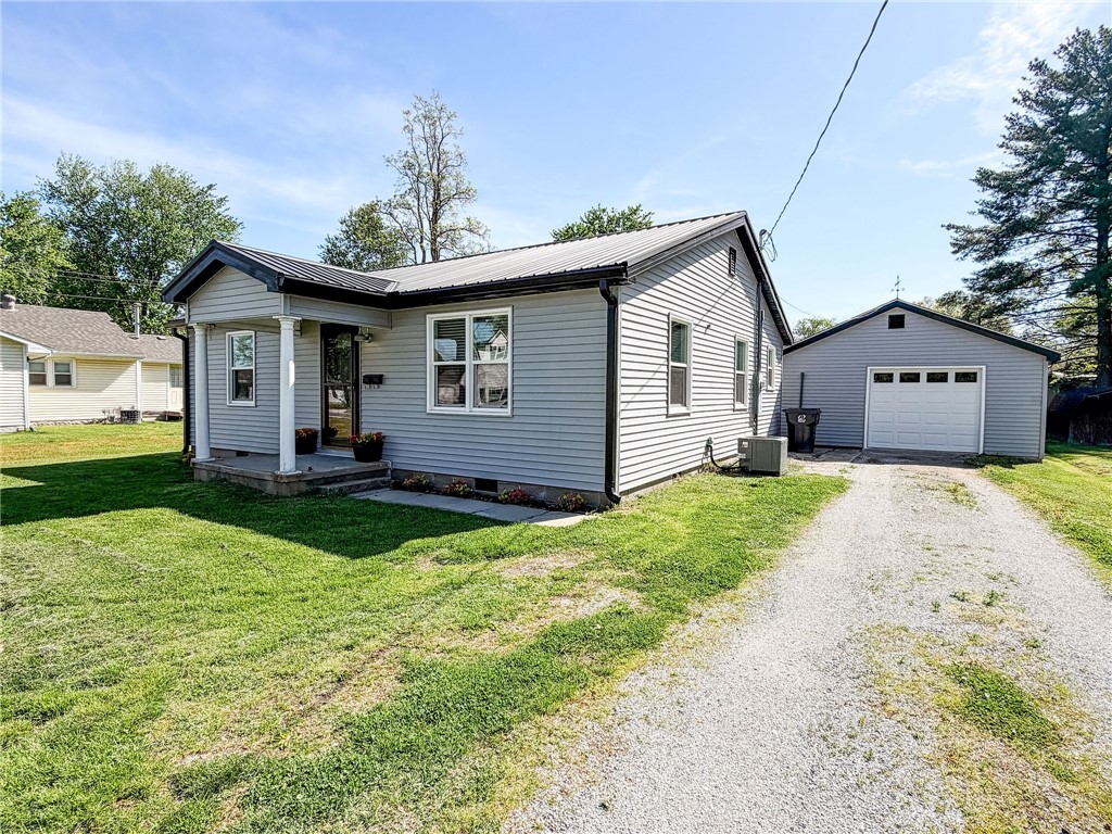 112 Northwest 4th Street Casey, IL 62420 - Photo 21 of 34