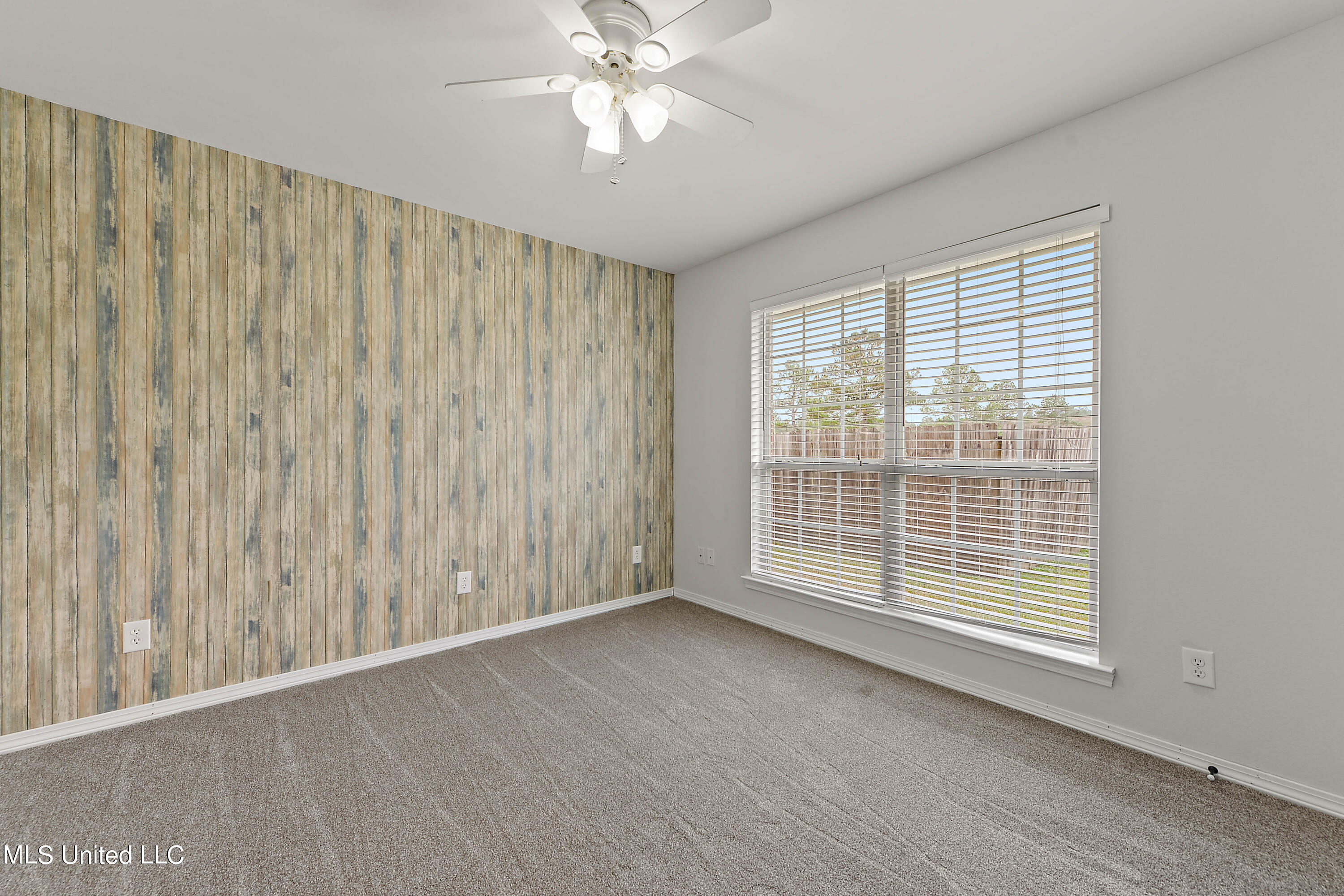 15300 Parker Road Biloxi, MS 39532 - Photo 14 of 24 Bedroom 1