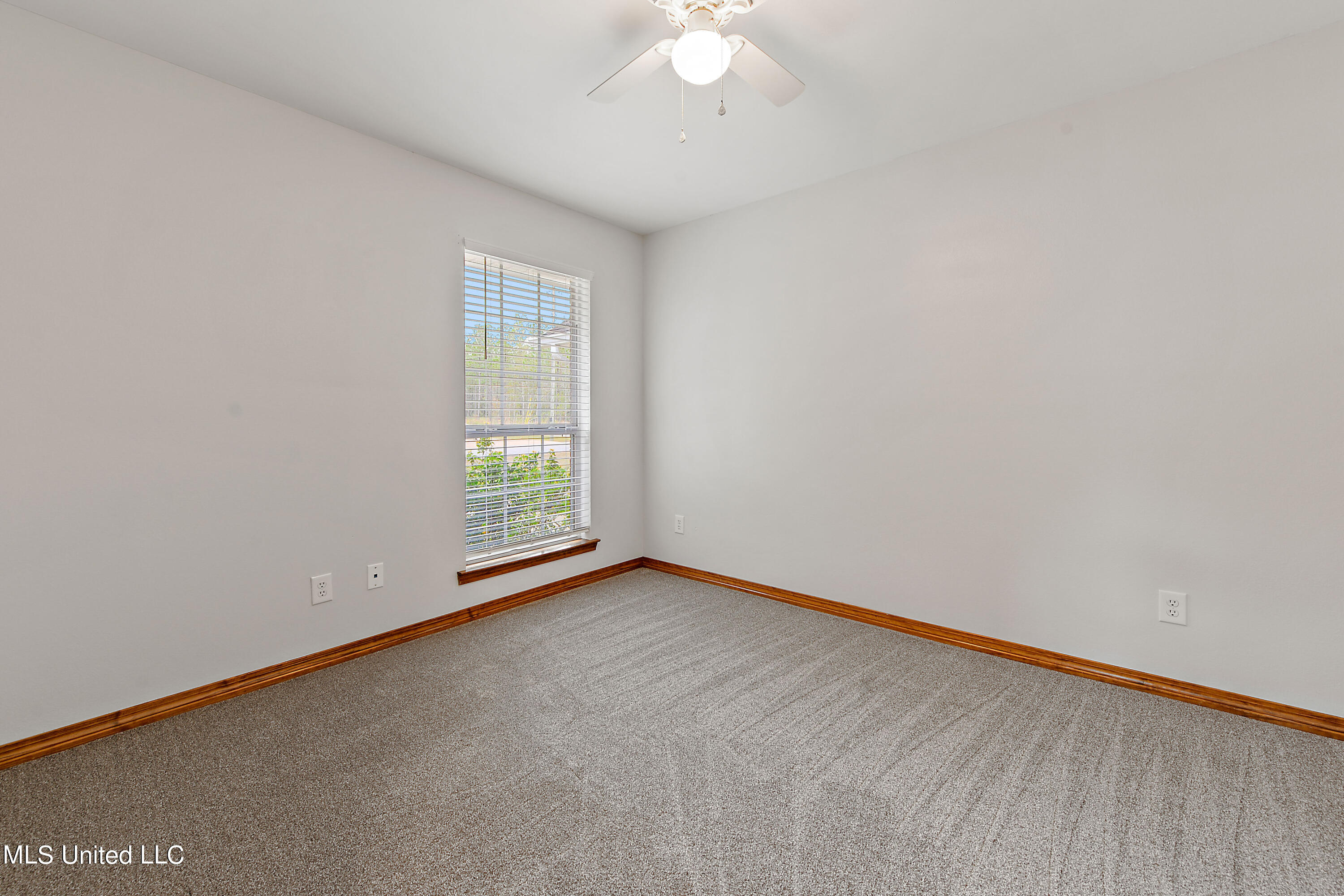 15300 Parker Road Biloxi, MS 39532 - Photo 16 of 24 Bedroom 2