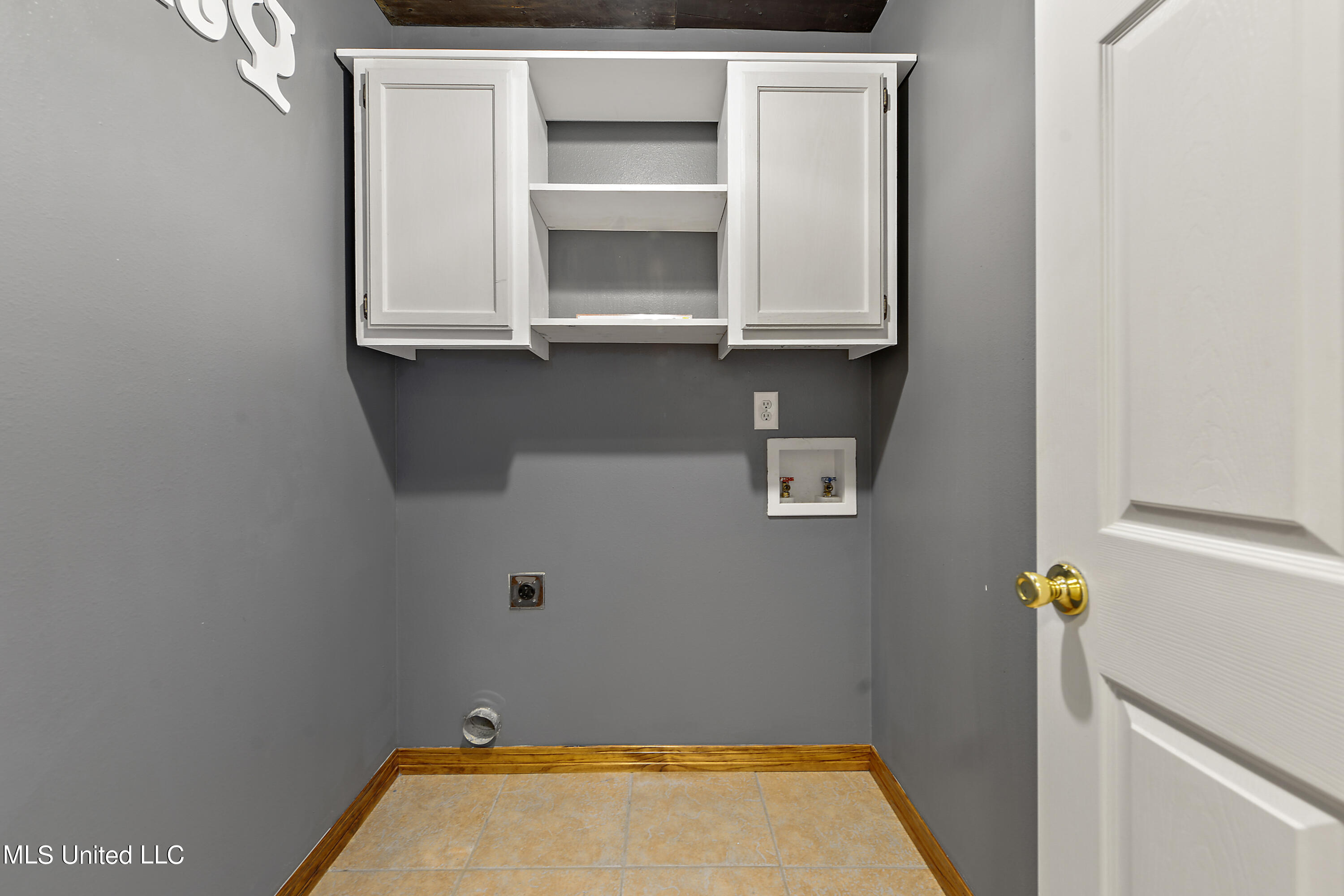 15300 Parker Road Biloxi, MS 39532 - Photo 21 of 24 Utility Room