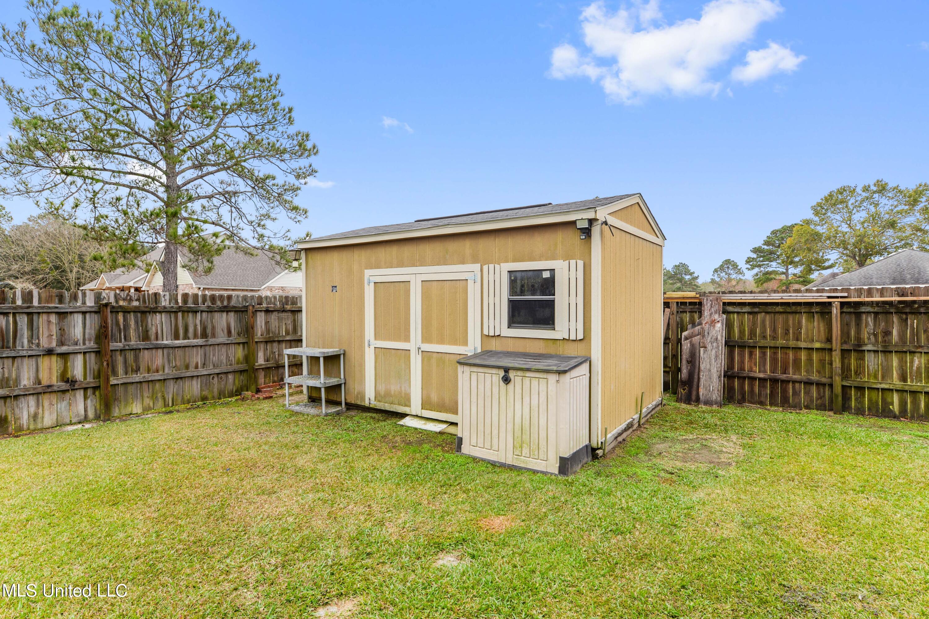 15300 Parker Road Biloxi, MS 39532 - Photo 23 of 24 Work Shed