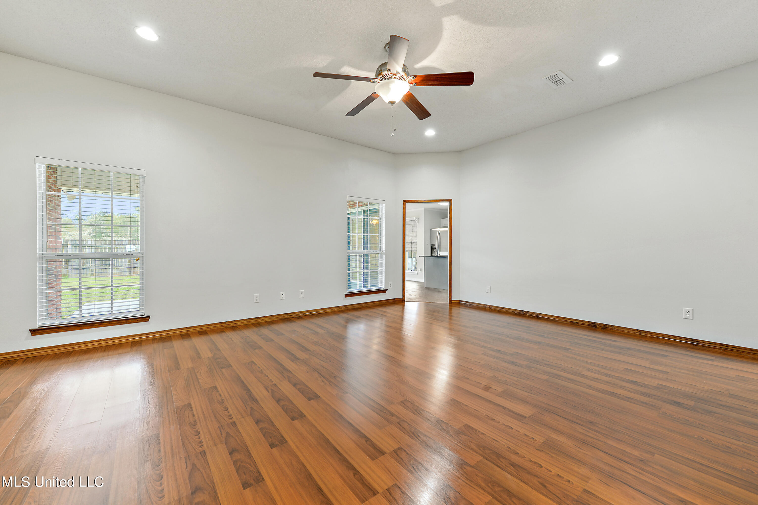 15300 Parker Road Biloxi, MS 39532 - Photo 6 of 24 Living looking into Kitchen