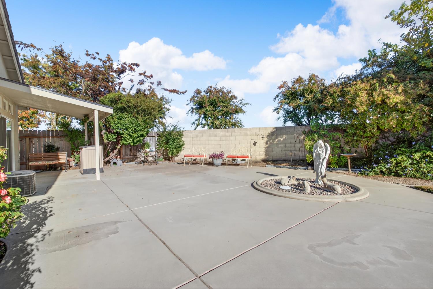 3200 Spring Garden Drive Turlock, CA 95382 - Photo 26 of 30 a view of a street with sitting area